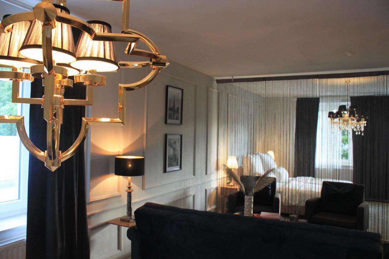 R B Apartment Am Airport Hamburg - 1-4 Personen - Kueche - Smart Tv - Waschmaschine - Perfekt Fuer Geschaeftsreisende Oder Familien Esterno foto