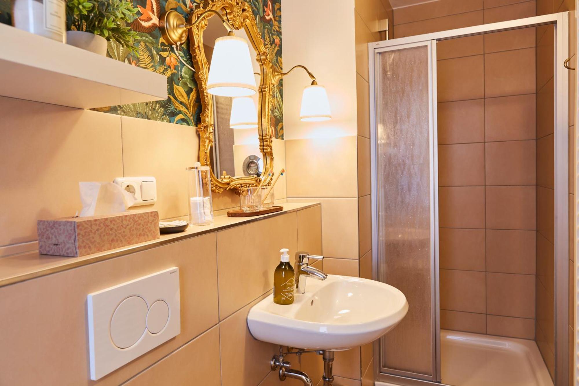 R B Apartment Am Airport Hamburg - 1-4 Personen - Kueche - Smart Tv - Waschmaschine - Perfekt Fuer Geschaeftsreisende Oder Familien Esterno foto
